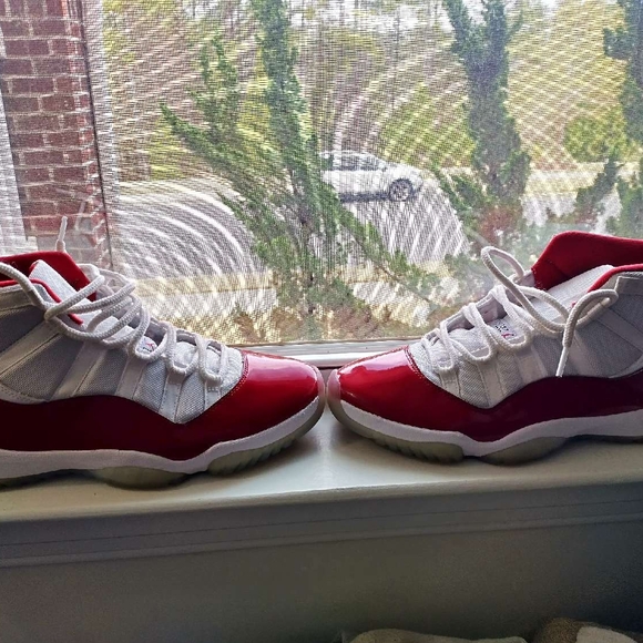 Air Jordan 11 Retro - Picture 3 of 3